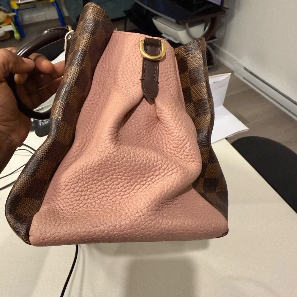 Elegant Brown and Pink Checkered Handbag - Picture 5 of 10